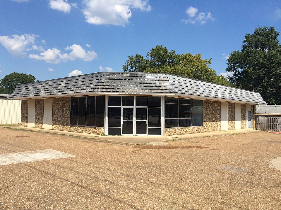 1st image of 2620 Summerhill Rd