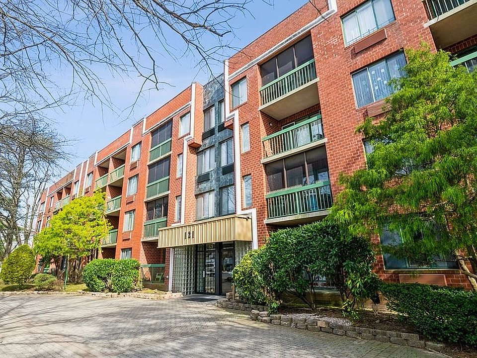 1st image of 121 Wellington Ct APT 1C