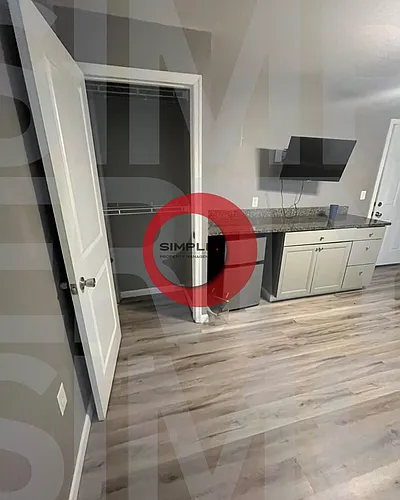 148 S 6th St #B Photo 1