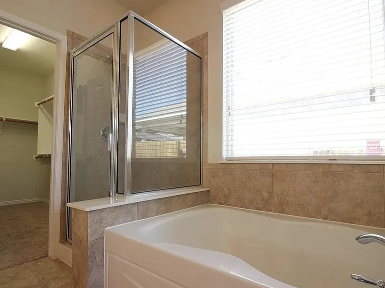 3005 Angelina Ct — Photo 11