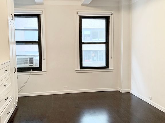 5th image of 16 W 64th St #4B