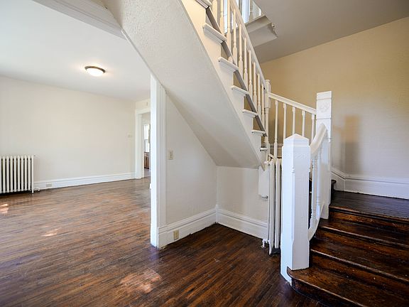 5th image of 405 Elmwood Ave