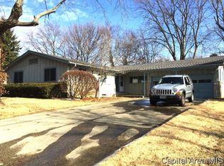22 Lambert Ln, Springfield, IL 62704
