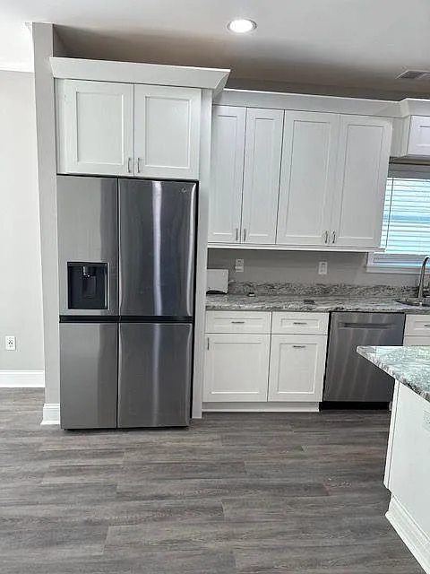 1 bed, 1.0 bath, 3000 sqft, $800 — Photo 3