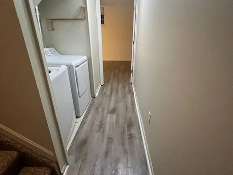1053 Maiden Ln — Photo 5