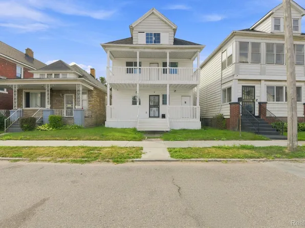 2438 Burnside St, Hamtramck, MI 48212