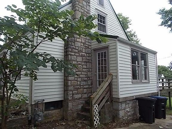 3rd image of 115 Pickett Ave