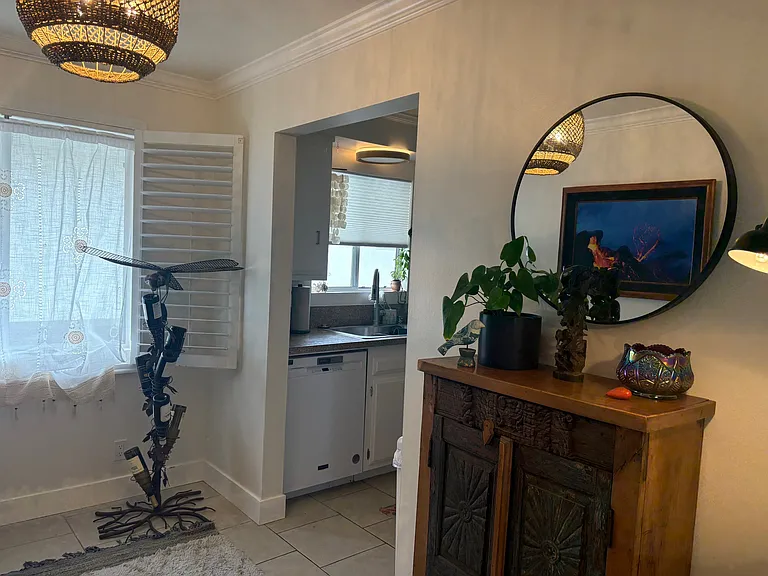 Breakfast nook looking toward kitchen
