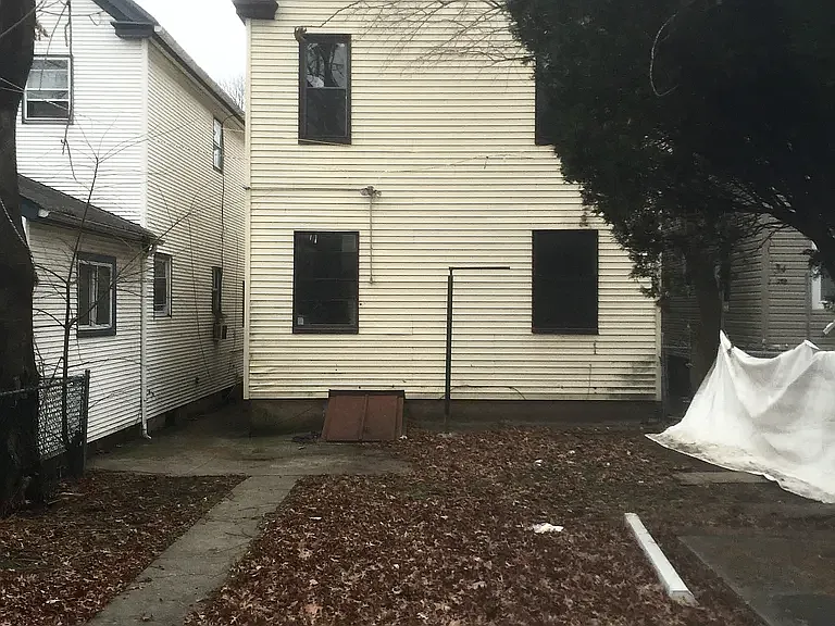 54 Linden St — Photo 5