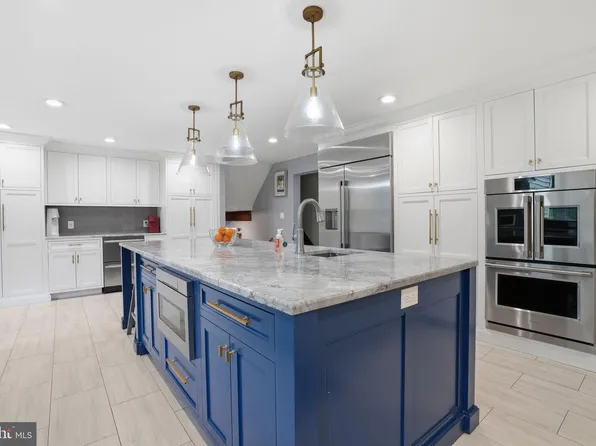 1040 Harvard Dr, Yardley, PA 19067