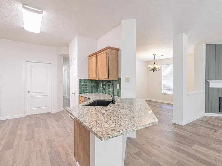 213 Tapwood Ln — Photo 30