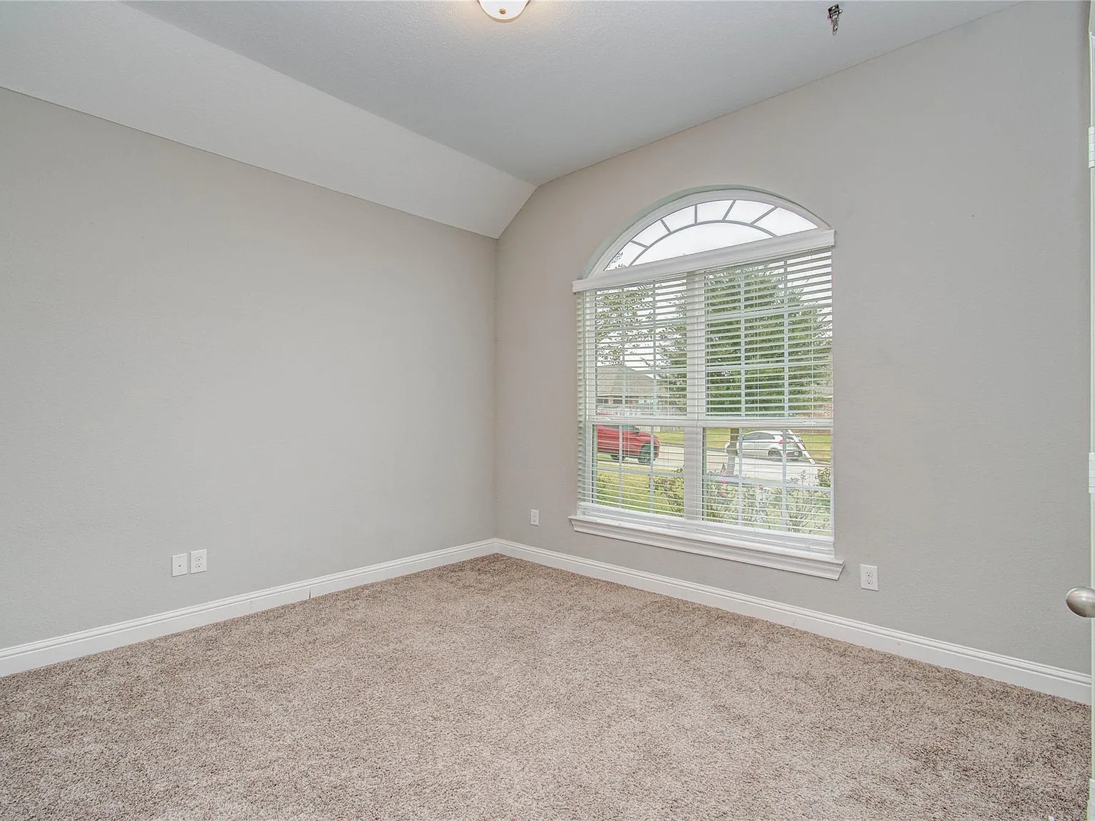 3 bed, 1798 sqft, $2,250 — Photo 4
