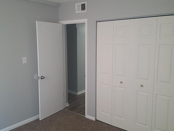 3rd image of 9606 Kedvale Ave #2