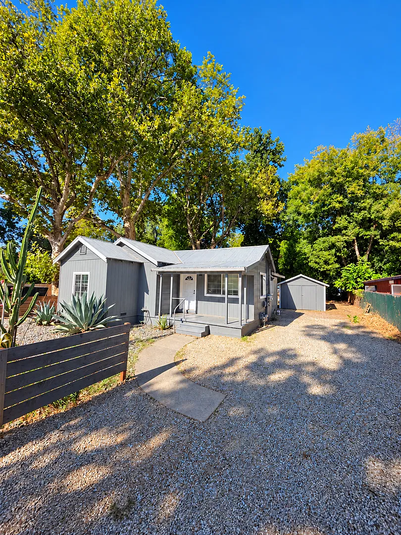 3 Bed/ 1 Bath In Redding, Ca — Photo 2