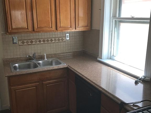 4th image of 6521 Crest Ave