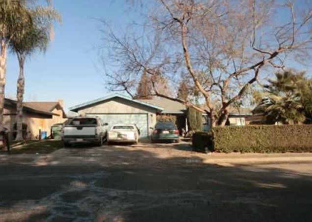 1st image of 1920 W Robin Ave