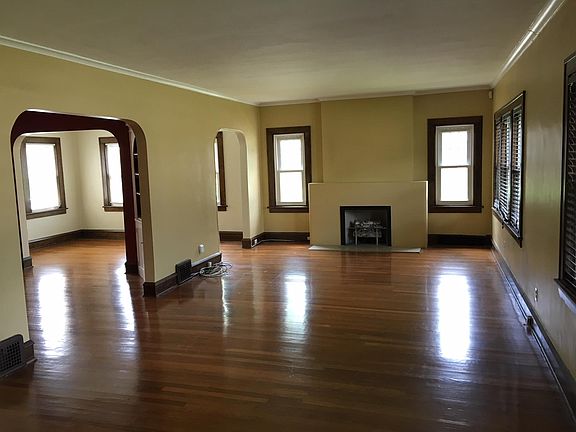 2nd image of 13517 Clifton Boulevard # First Floor