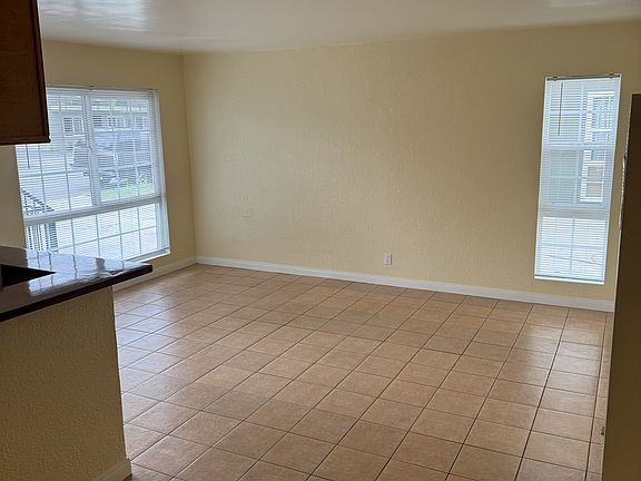 5th image of 136 E Bay St APT A