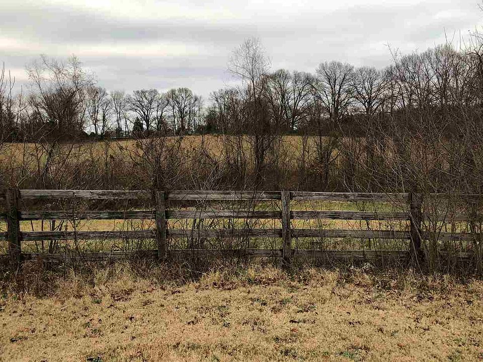 2nd image of 7 Hillsong Ln #7