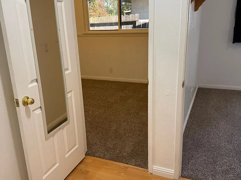 7389 Newcastle Ln — Photo 28