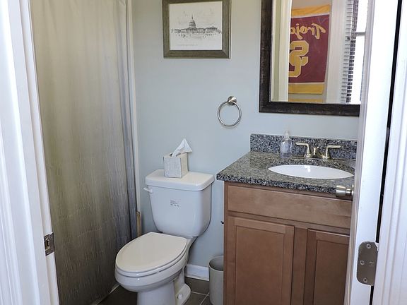 4th image of 1342 Walnut St APT 4