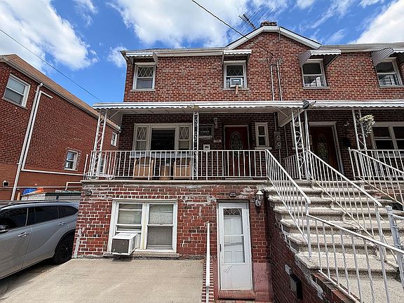 3rd image of 934 Balcom Ave Floor 2