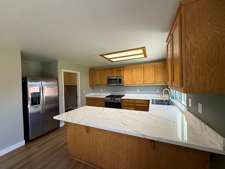 16664 Sheffield St — Photo 13