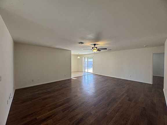 4th image of 3924 E Potter Ave