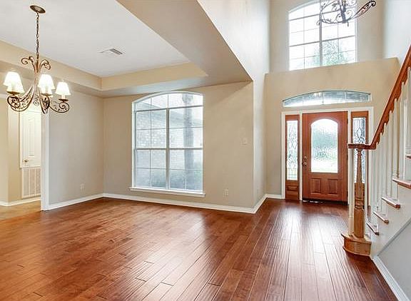 3rd image of 169 River Oaks Dr