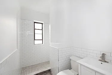 Rented by R New York