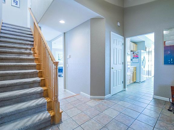 3rd image of 313 Stonemanor Ct
