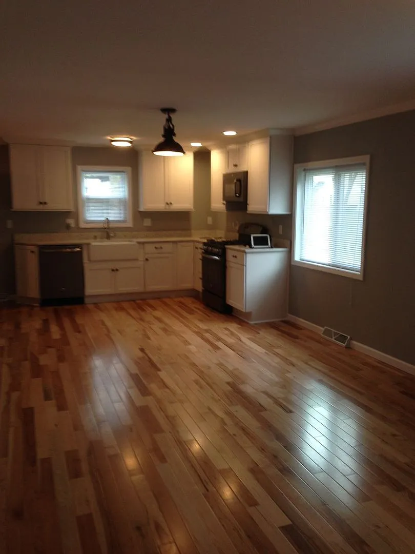 Milwaukee's vibrant Lower East Side Two-Bedroom Home — Photo 2