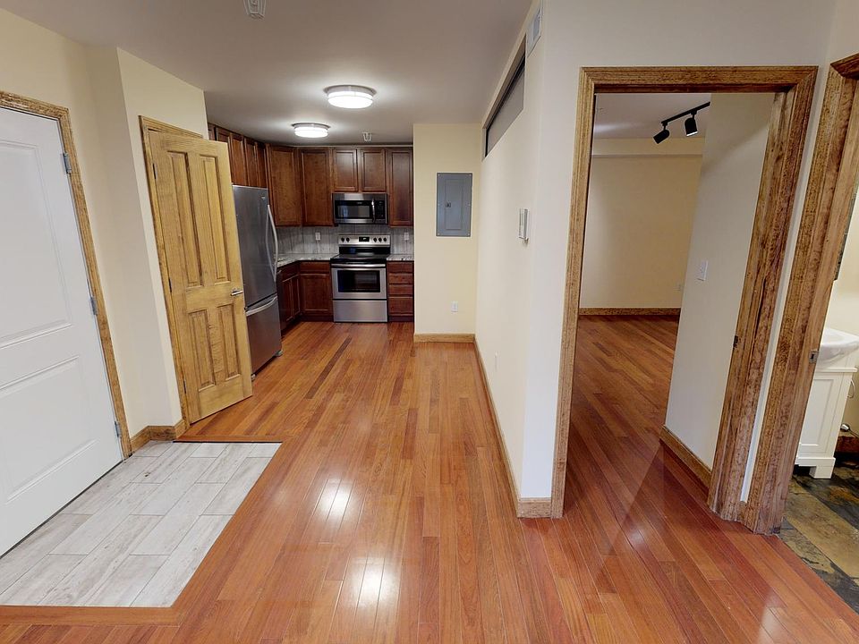 1st image of 47 Pleasant St #113