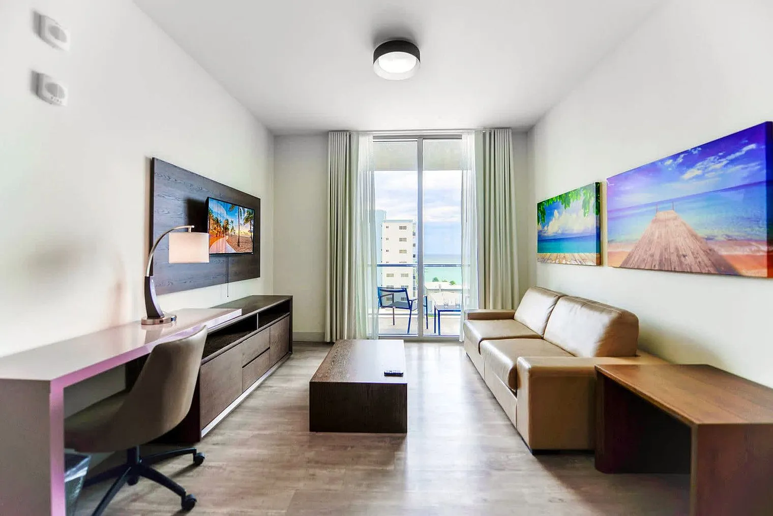 2 bed, 2.0 bath, 947 sqft, $5,776 — Photo 1