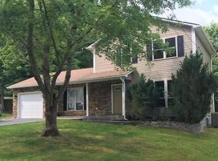 129 Panda Dr, Shady Spring, WV 25918