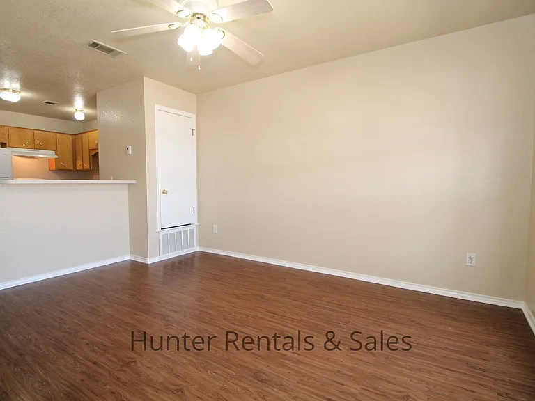 4206B Deek Dr — Photo 2