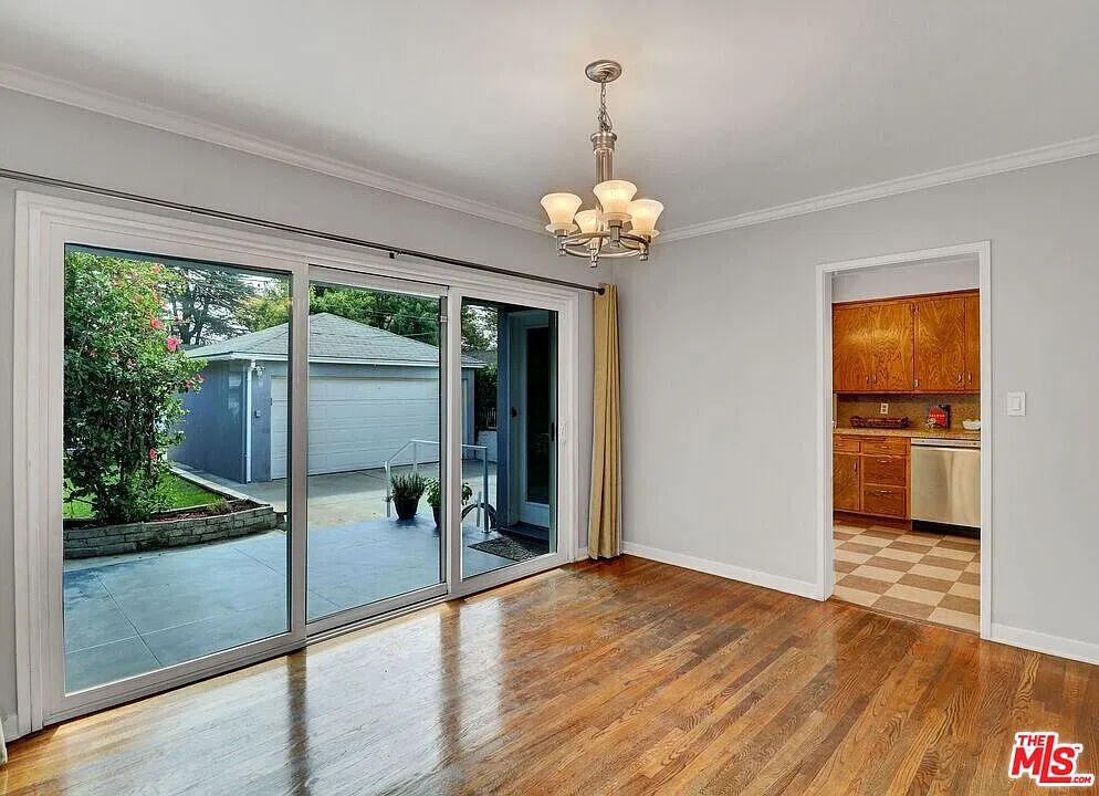 2 bed, 1.0 bath, 1466 sqft, $4,350 — Photo 4