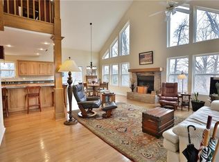 28 Rountree Dr, Bella Vista, AR 72715