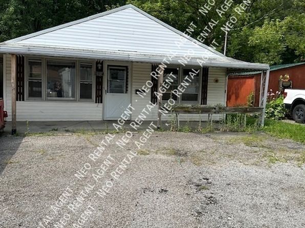 1036 1/2 Mechanic St