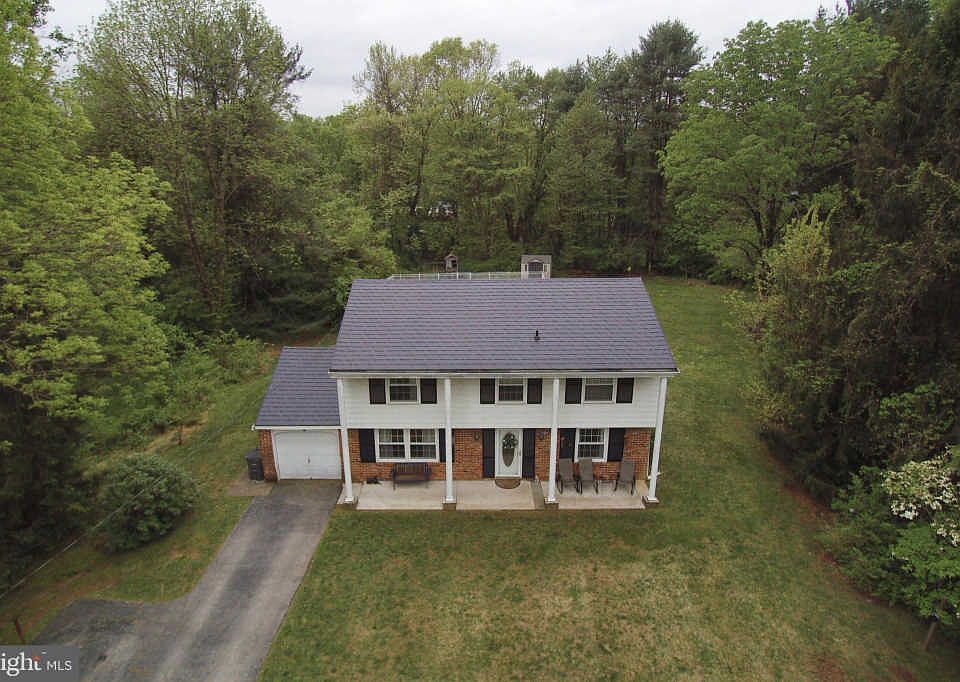 2nd image of 1462 Riverwood Ln