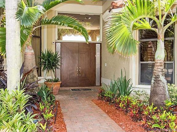 2nd image of 433 Coconut Cir