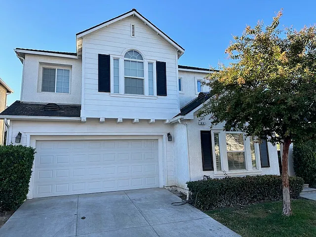 84 W Riviera Ln