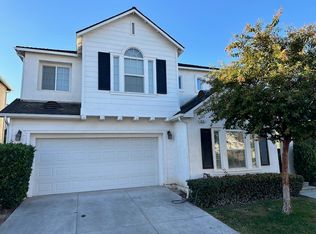 84 W Riviera Ln, Clovis, CA 93619