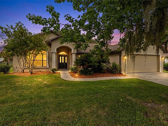 2nd image of 4924 Raylene Way