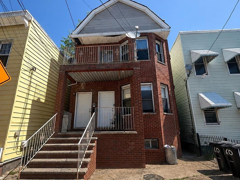 2nd image of 160 Fulton Ave