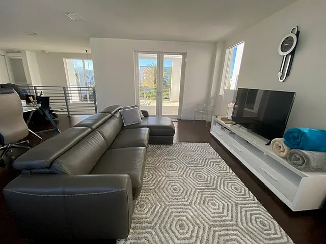 10081 NW 75th Ter — Photo 19