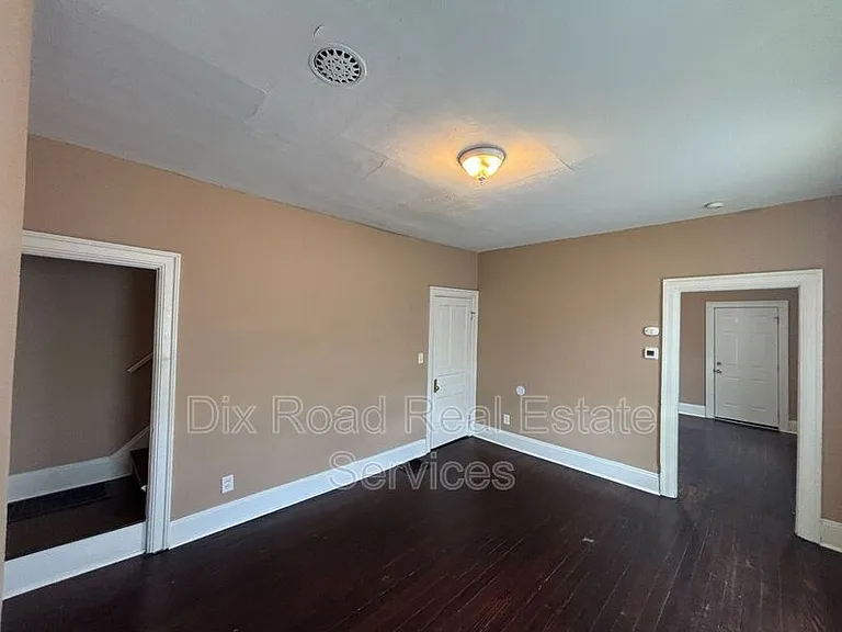 332 Hudson Ave — Photo 16