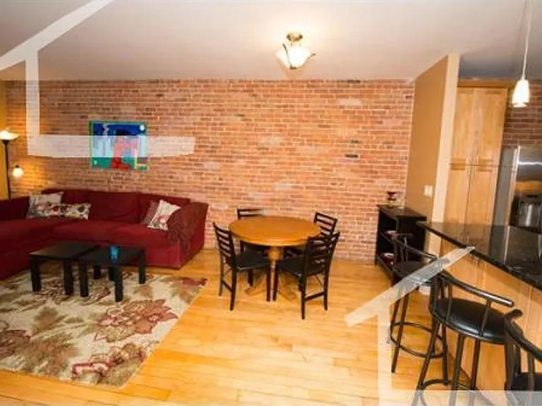 1000 Commonwealth Ave #33 — Photo 5