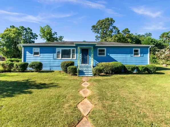 17 Charles Dr, Wellford, SC 29385