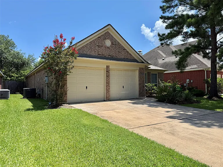20622 Tulip Blossom Ct — Photo 39